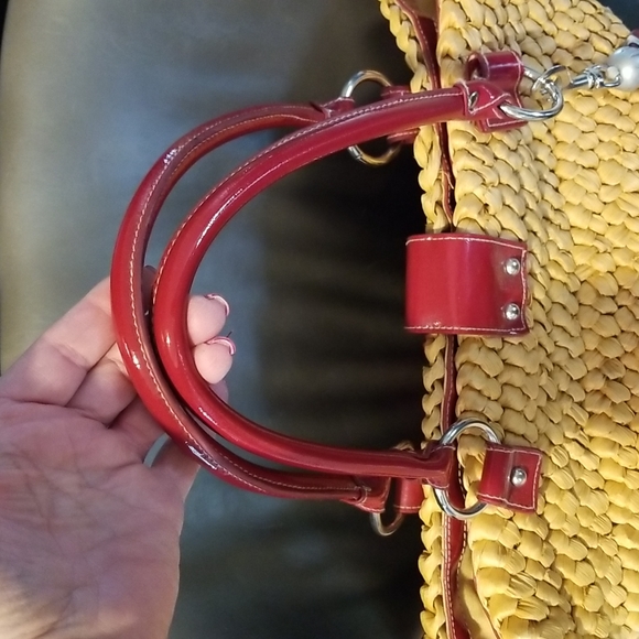 Summertime Straw and Red Patent Shoulder Bag by Kathy Von Zeeland - Picture 10 of 15